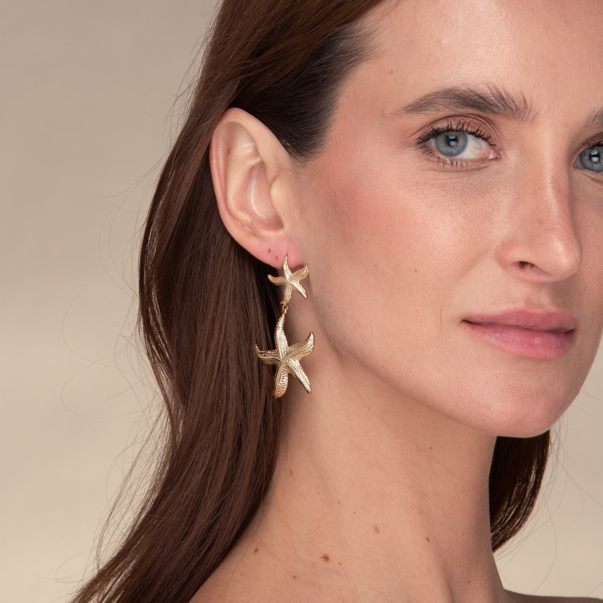 Styling Chunky Earrings: Your Complete Guide To the Latest Cool Girl Fashion Trend - Camile & Stone
