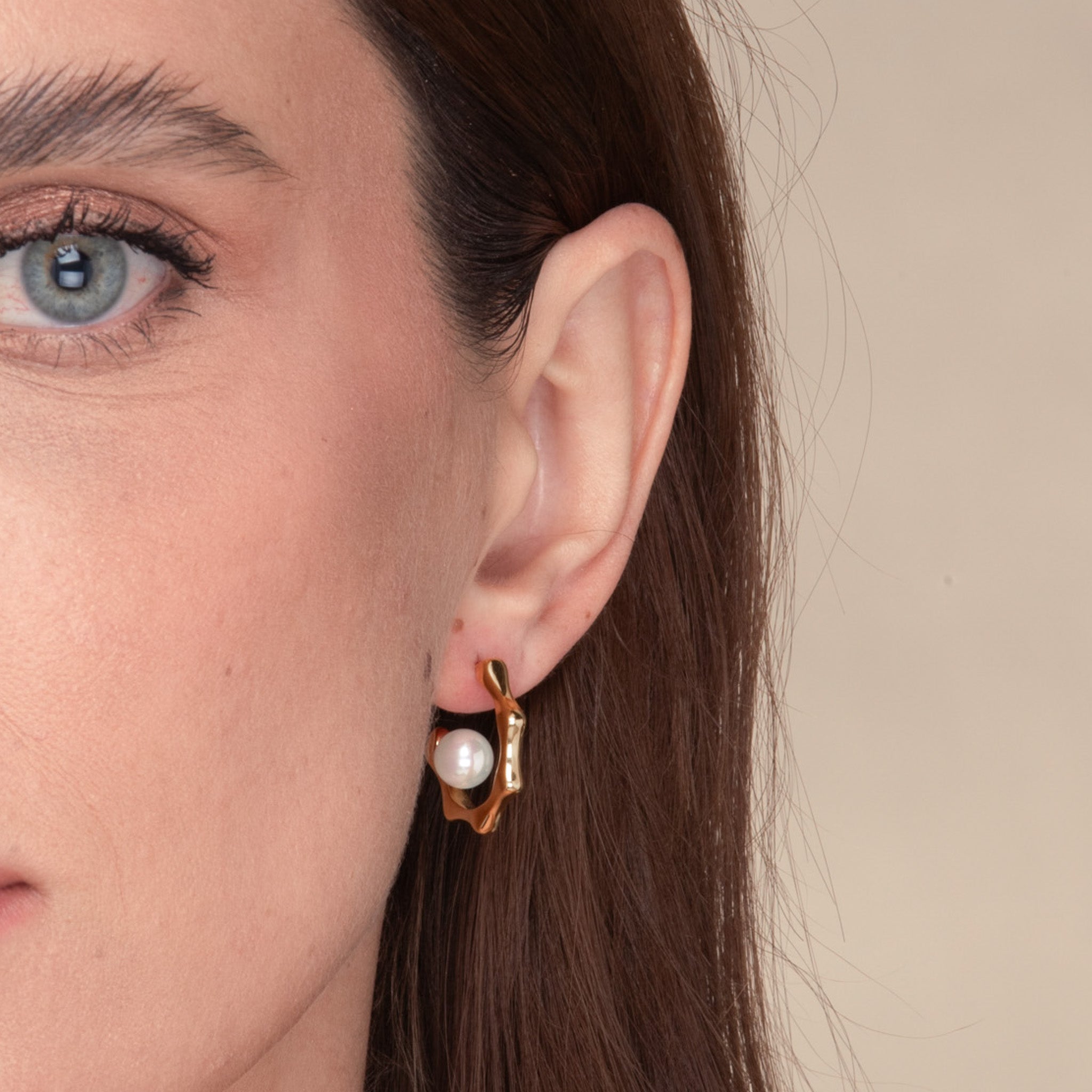 Cecily Pearl Hoop Earrings - Camile & Stone