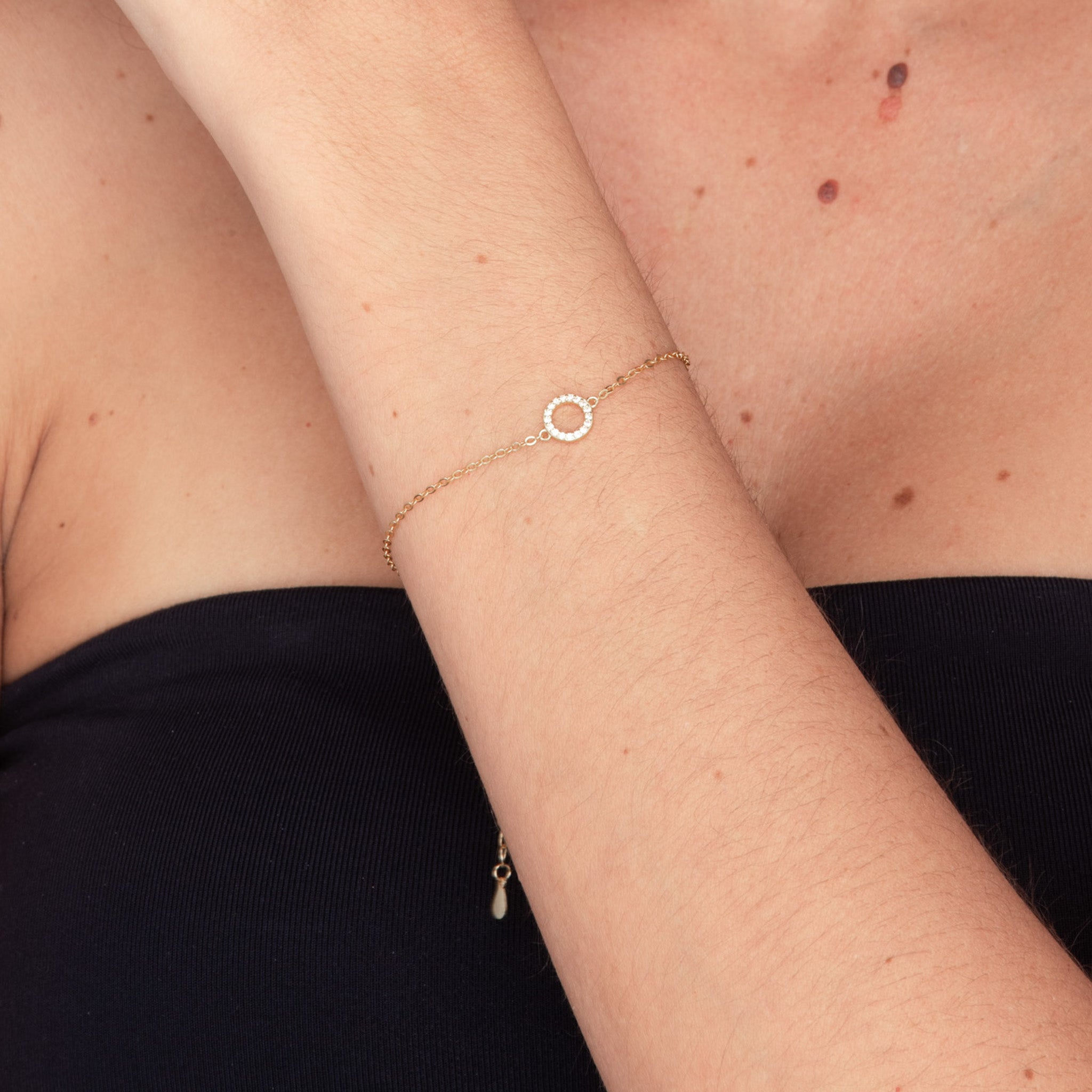 Circle Zirconia Chain Bracelet - Camile & Stone