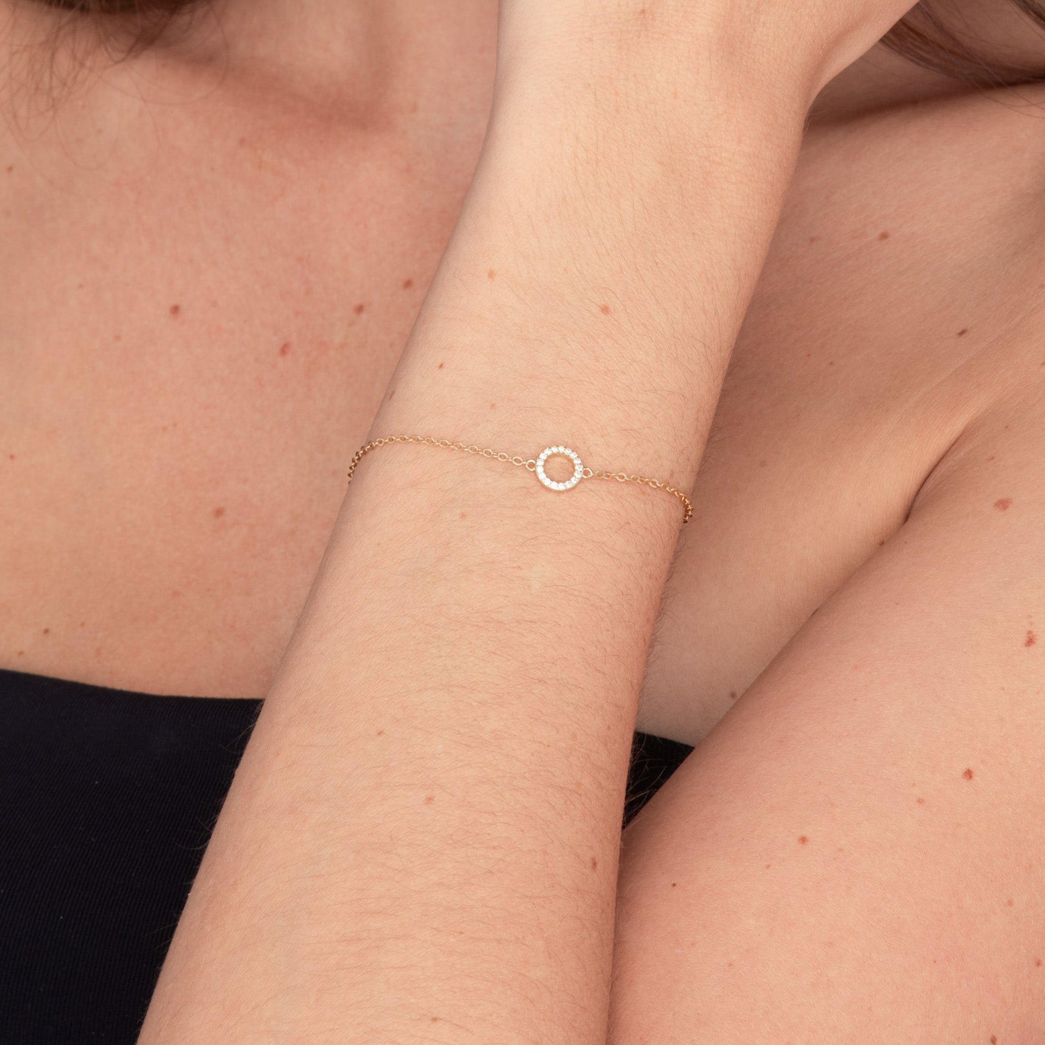 Circle Zirconia Chain Bracelet - Camile & Stone