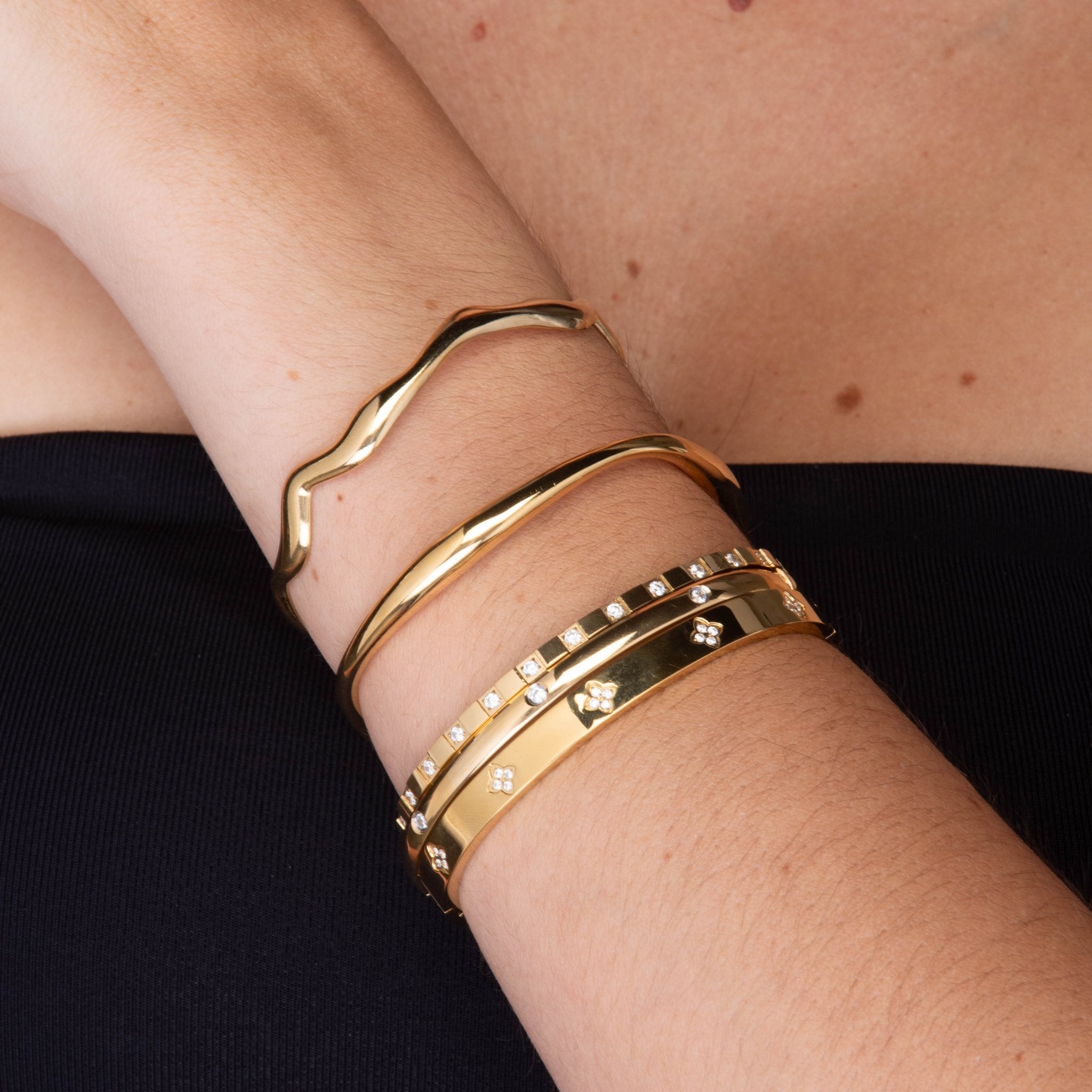 Classic Zirconia Hinged Bangle Bracelet - Camile & Stone