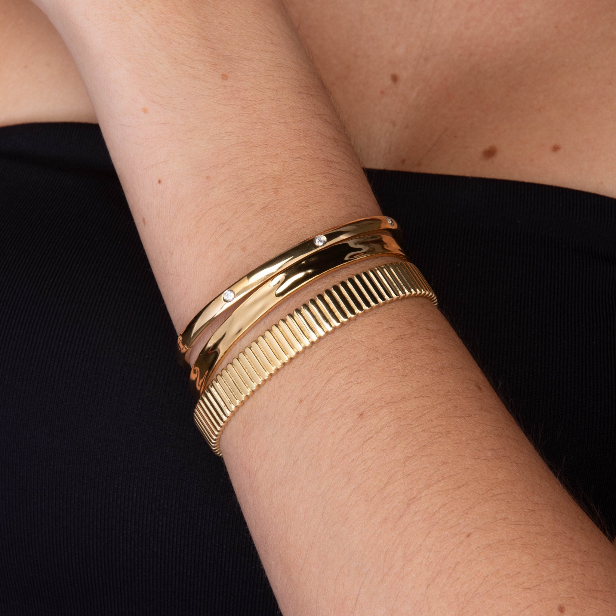 Classic Zirconia Hinged Bangle Bracelet - Camile & Stone