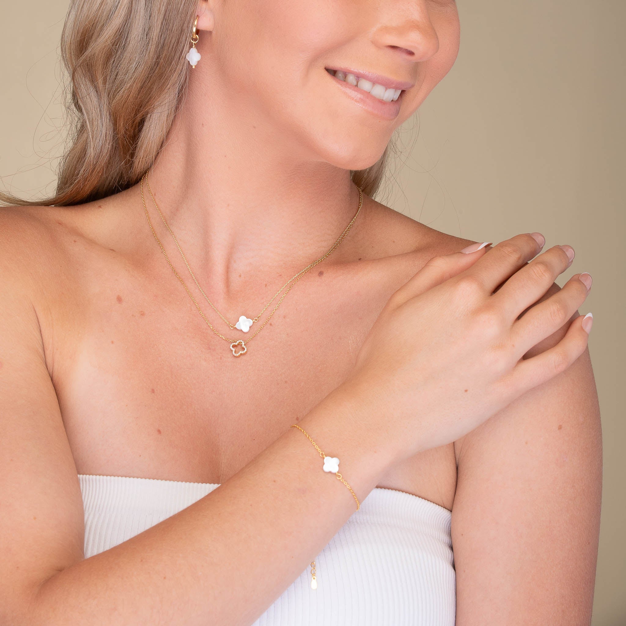 Clover MOP Pendant Necklace - Camile & Stone