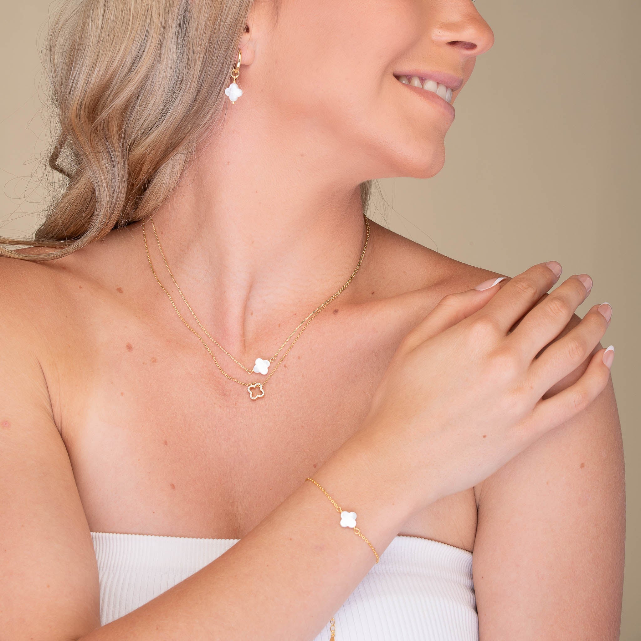 Clover MOP Pendant Necklace - Camile & Stone