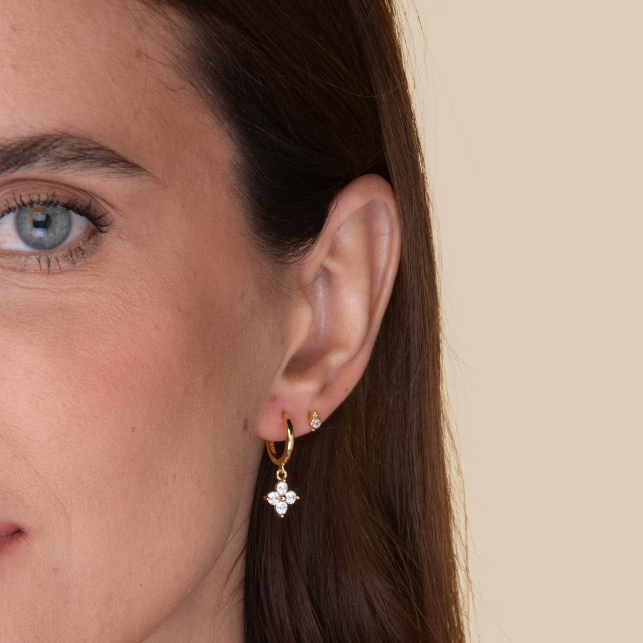 Clover Sapphire Moissanite Hoop Earrings - Camile & Stone