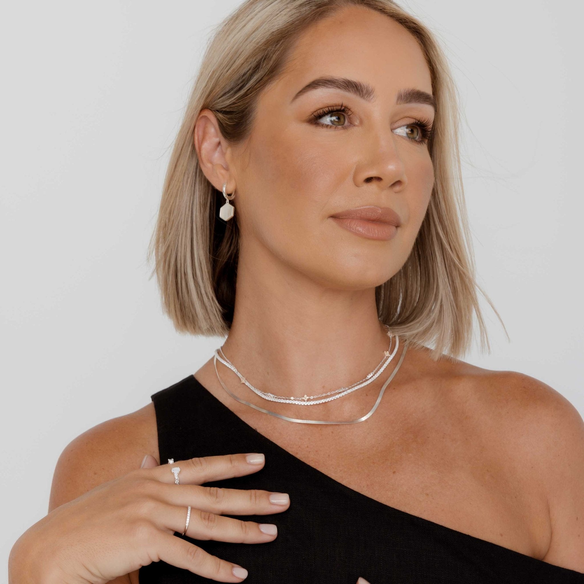 Clover Station Sapphire Necklace - Camile & Stone