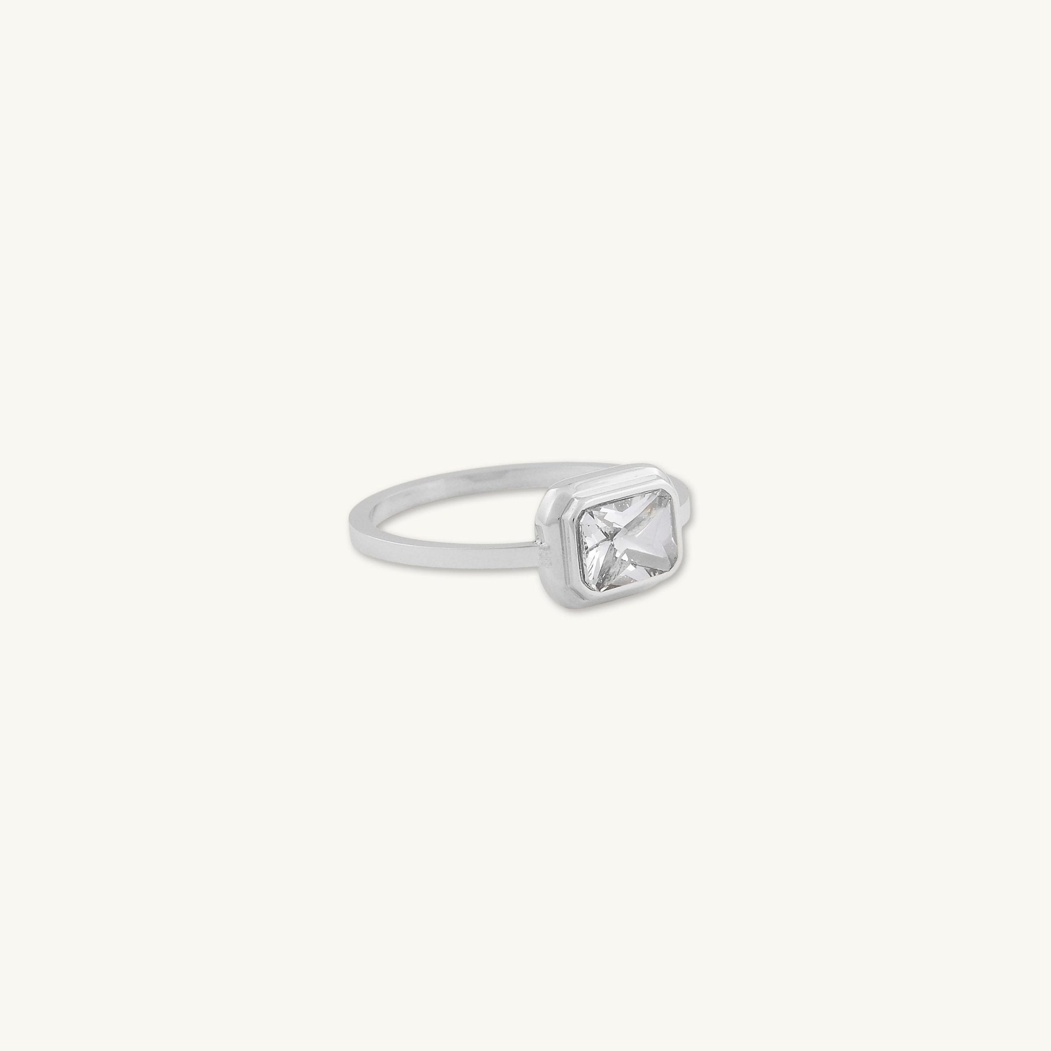 Eden Sapphire Baguette Ring - Camile & Stone