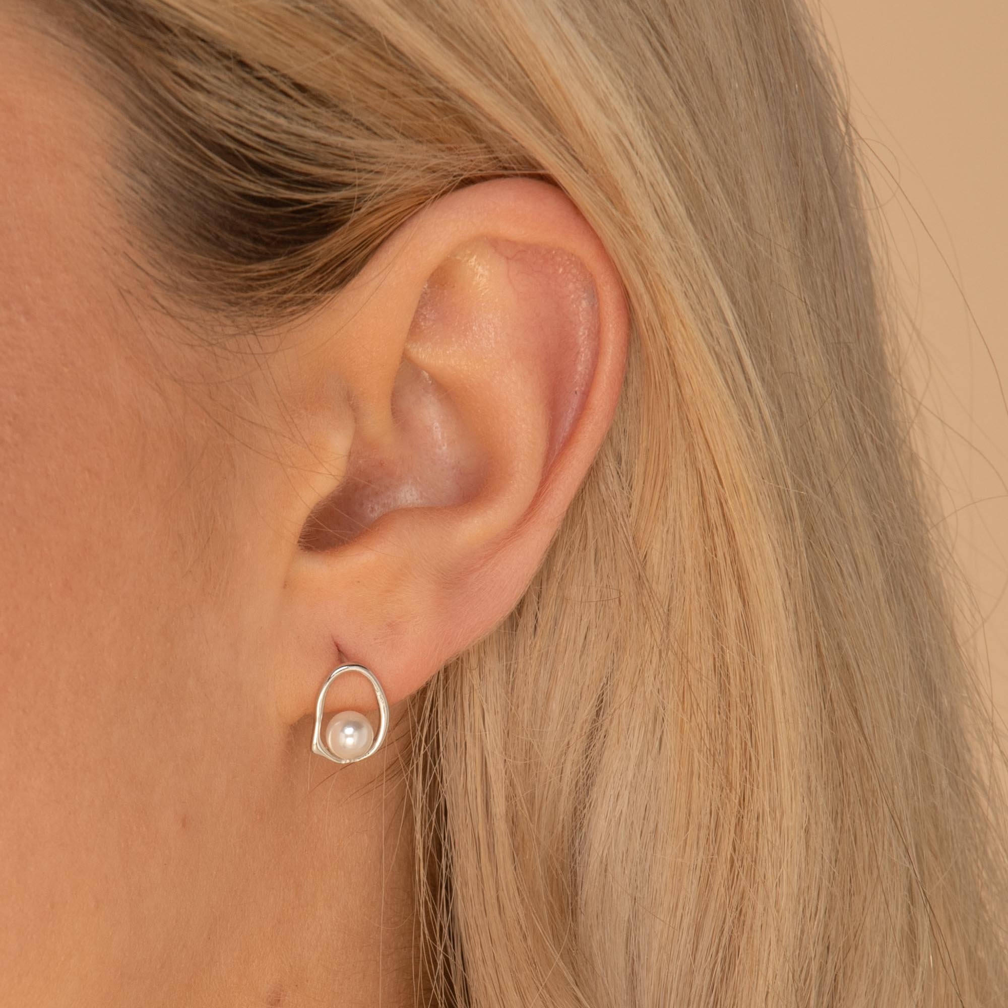 Floating Pearl Circular Stud Earrings - Camile & Stone