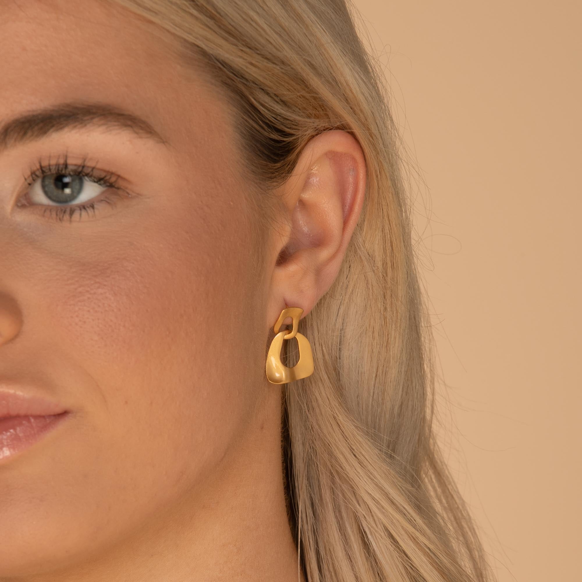 Link Statement Stud Earrings - Camile & Stone