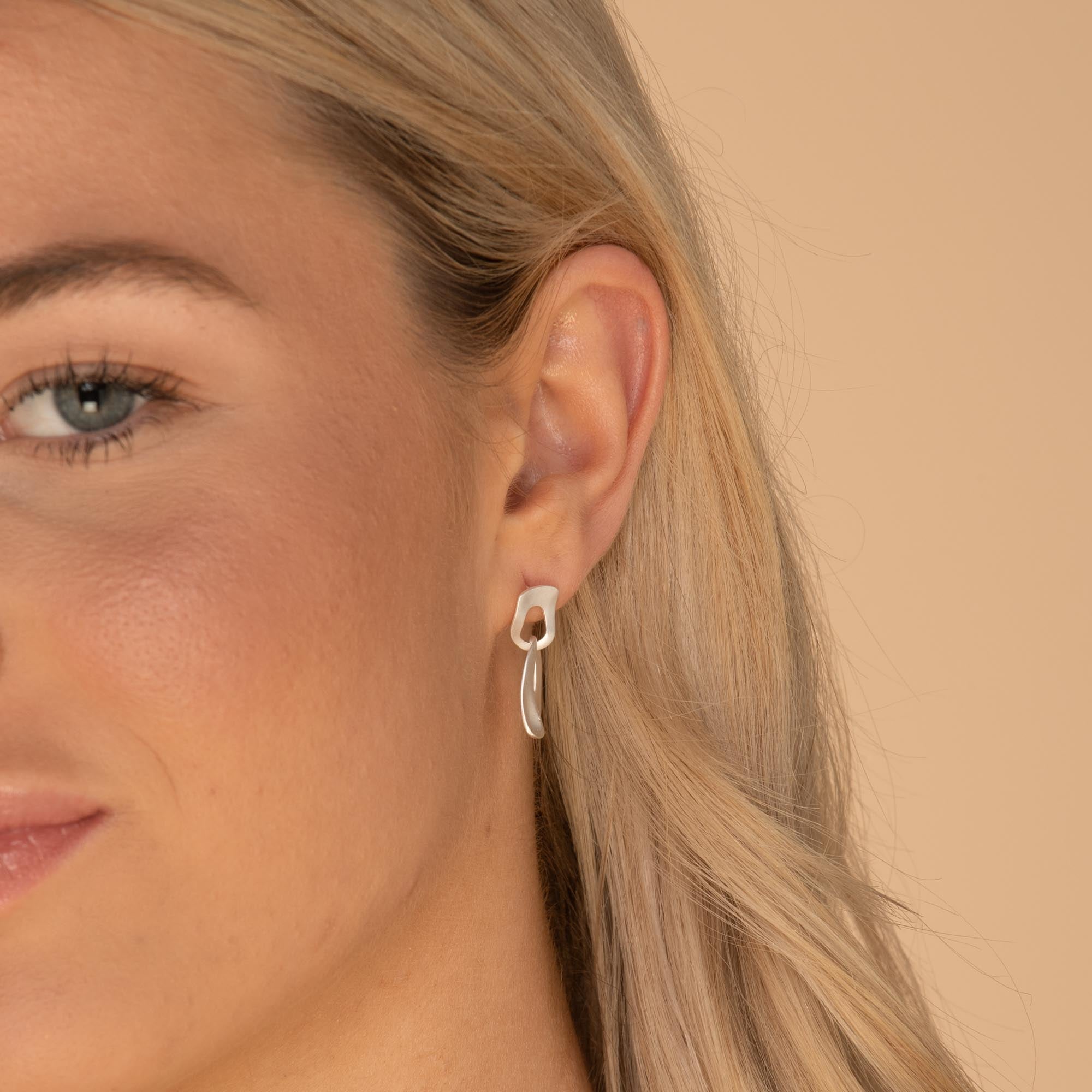 Link Statement Stud Earrings - Camile & Stone