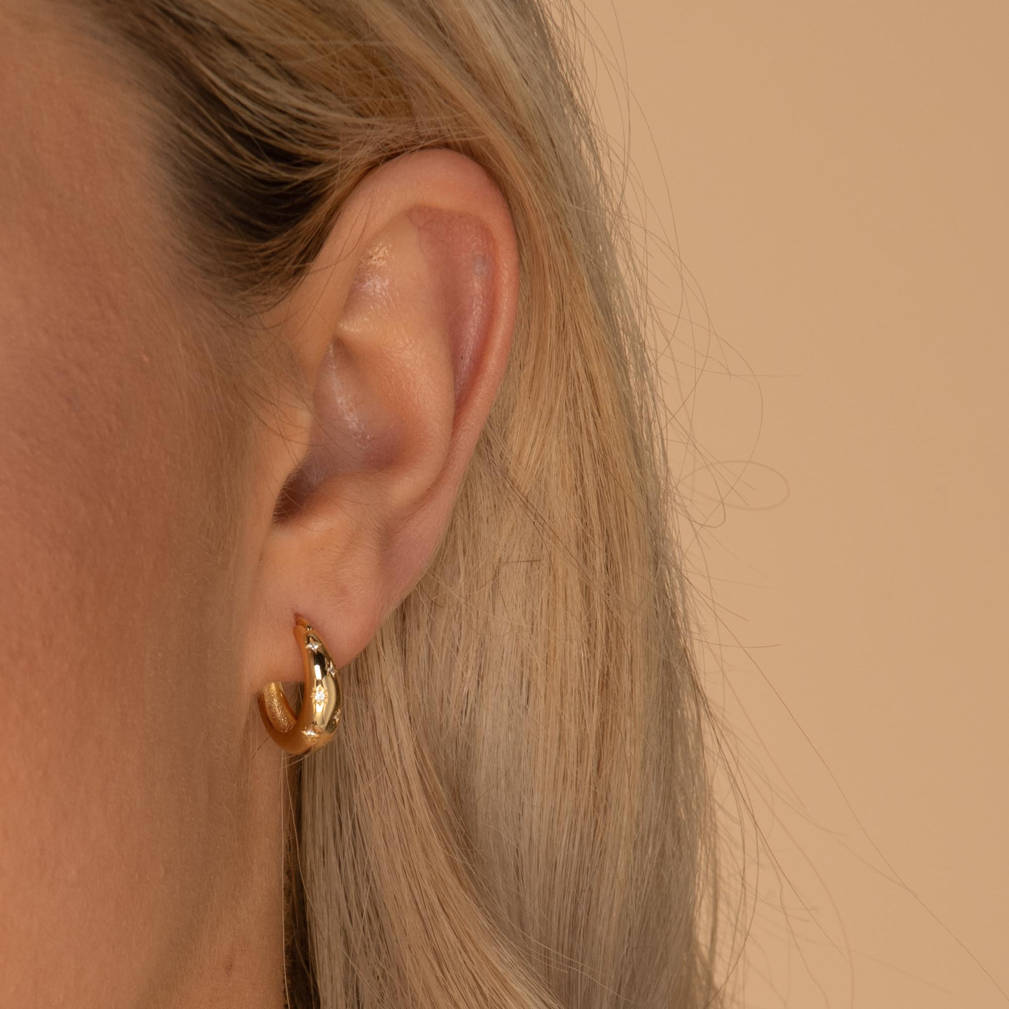 North Star Thick Sapphire Huggie Earrings - Camile & Stone