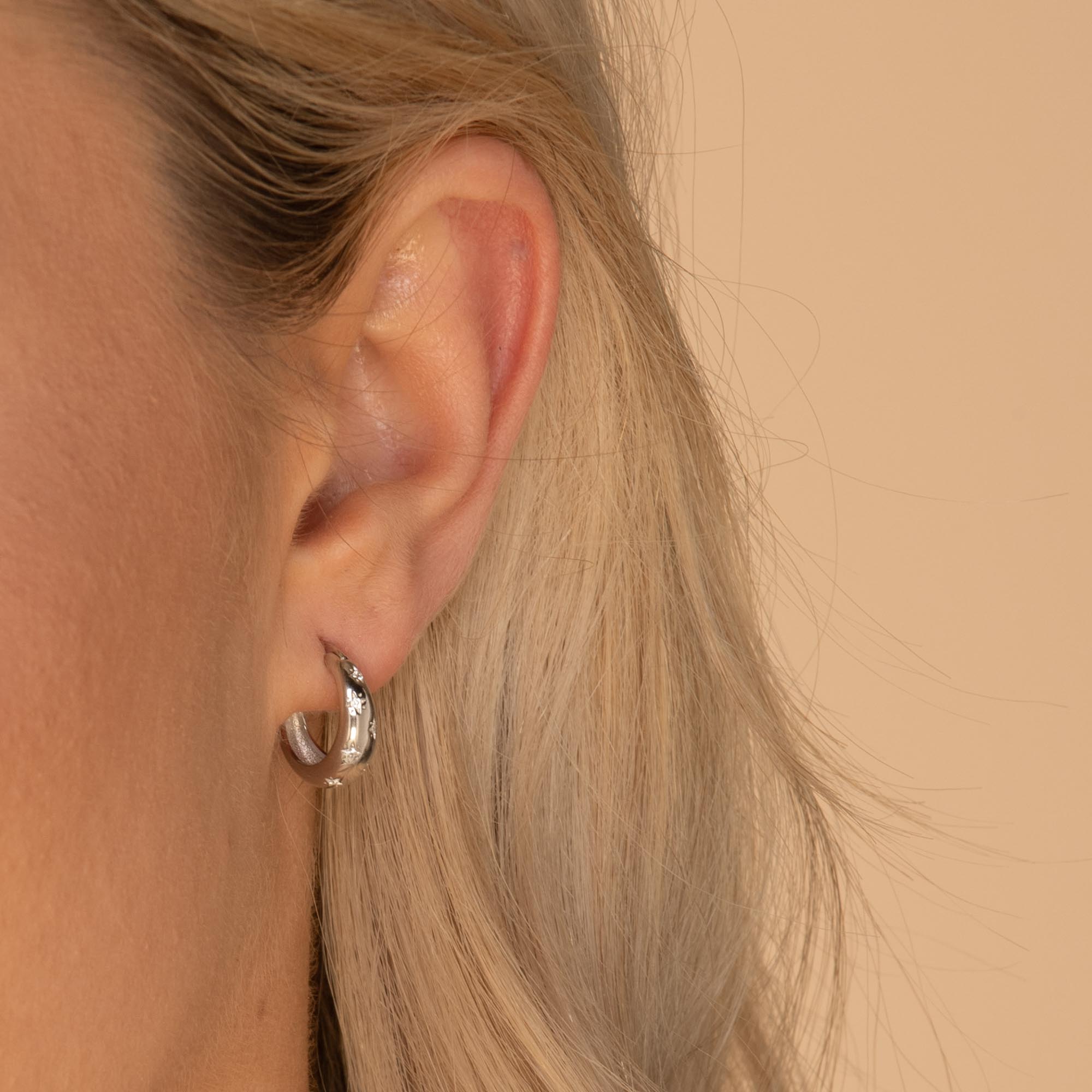 North Star Thick Sapphire Huggie Earrings - Camile & Stone