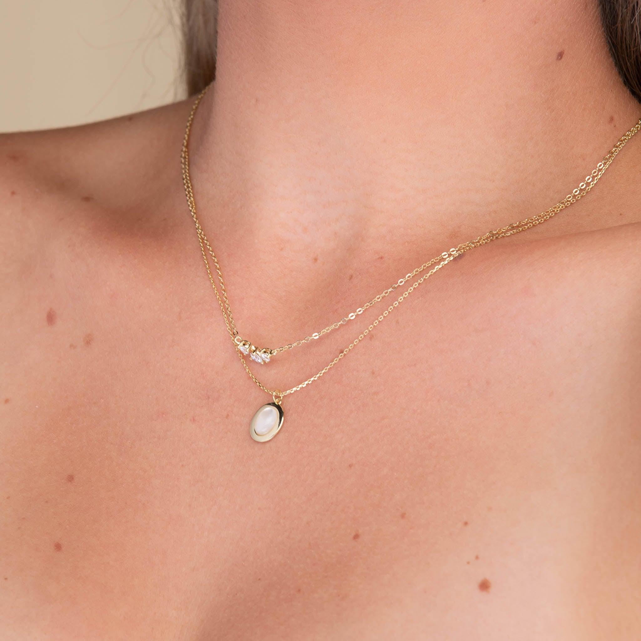 Oval Moonstone Pendant Necklace - Camile & Stone