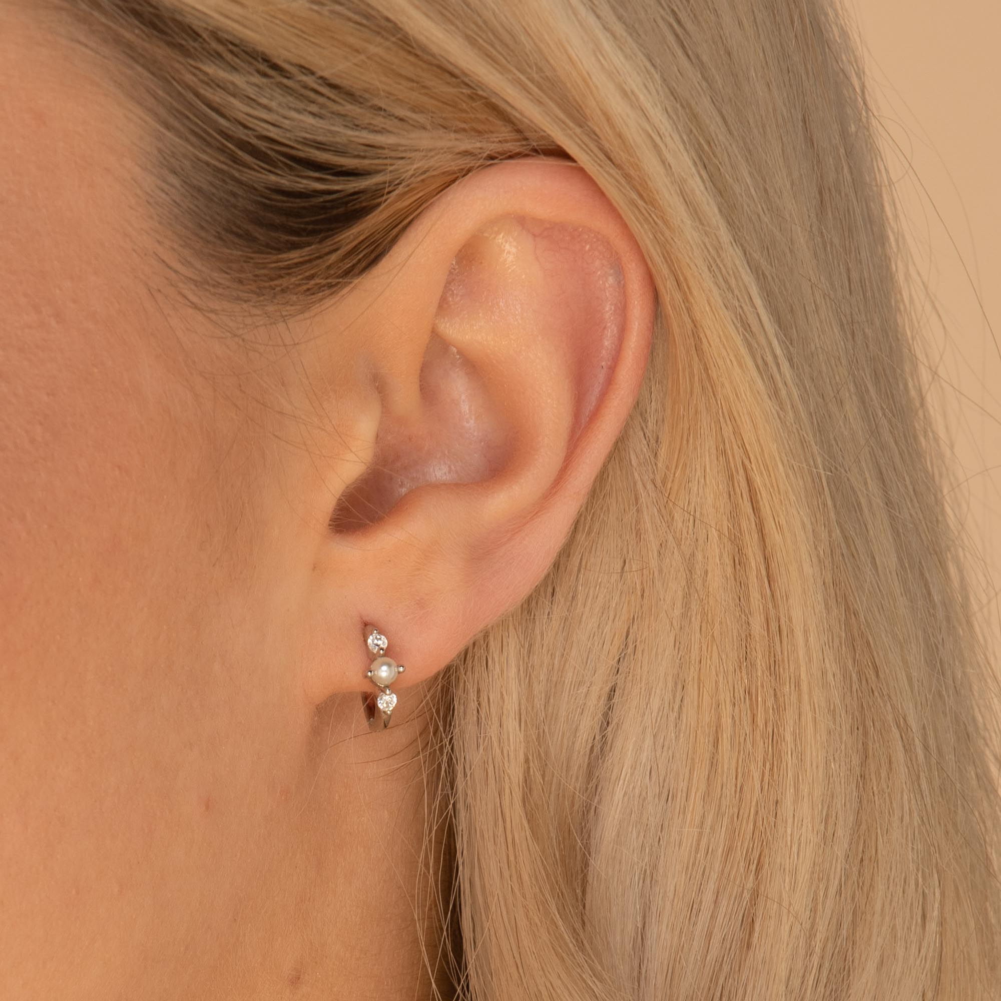 Pearl Sapphire Huggie Earrings - Camile & Stone