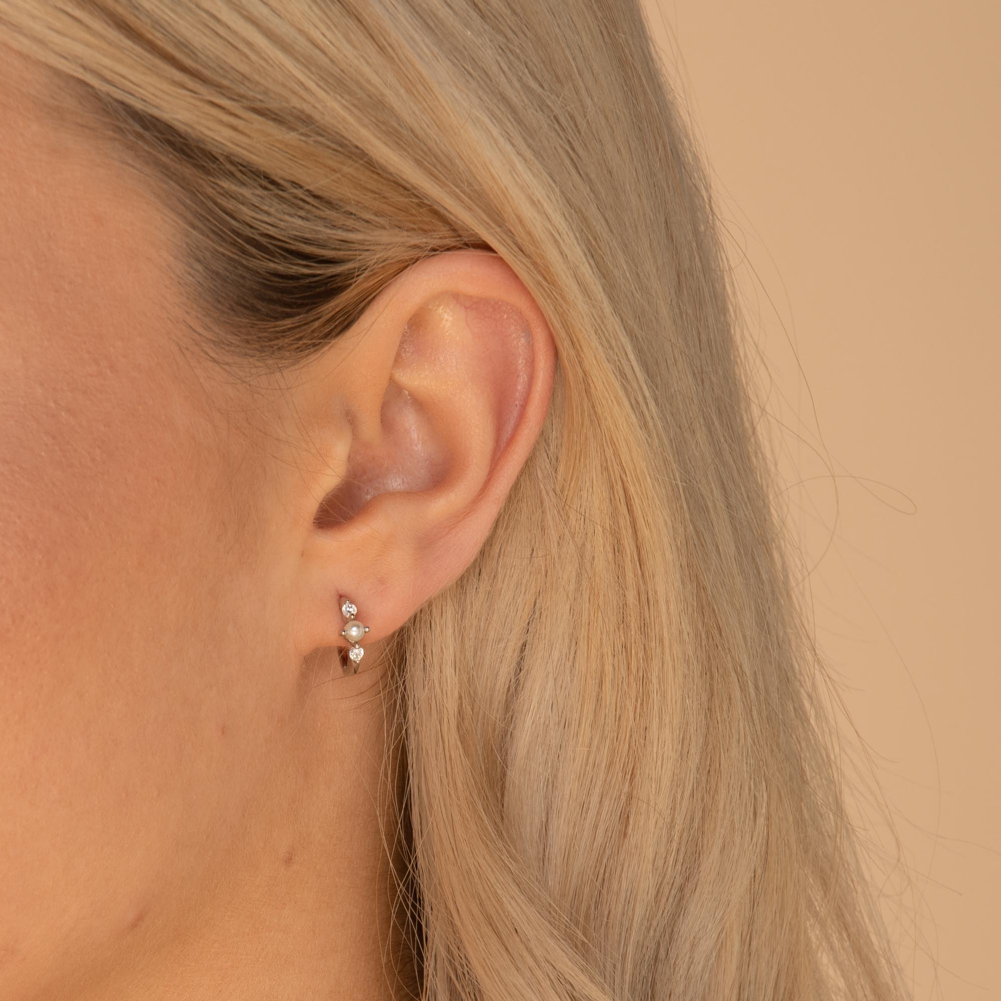 Pearl Sapphire Huggie Earrings - Camile & Stone