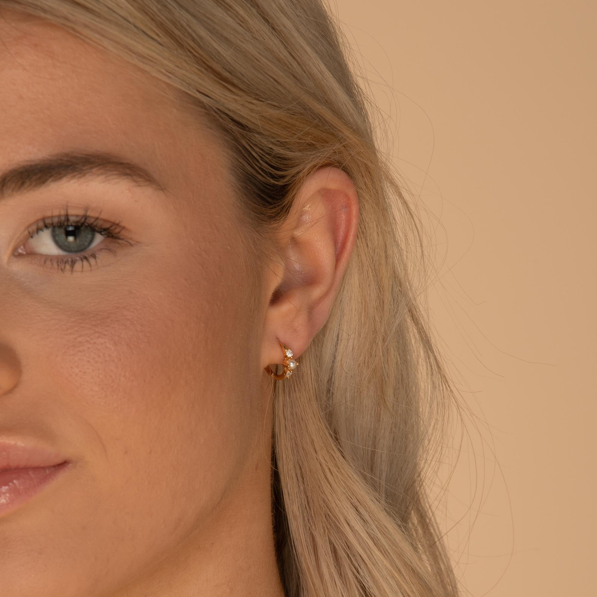 Pearl Sapphire Huggie Earrings - Camile & Stone