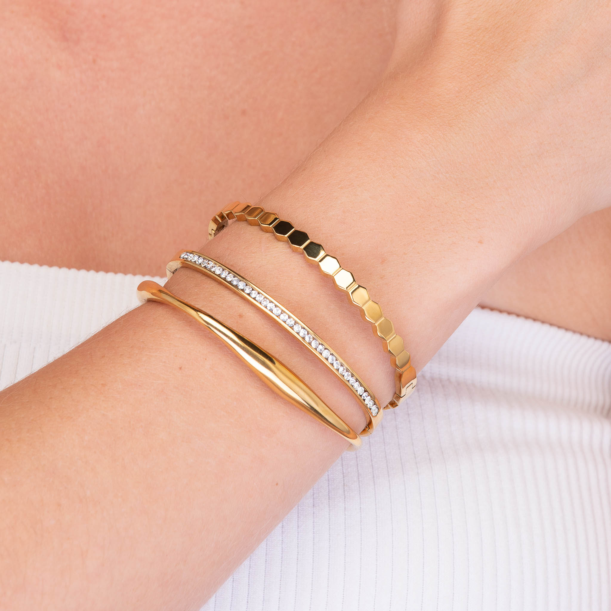 Sapphire Hinged Bangle Bracelet - Camile & Stone