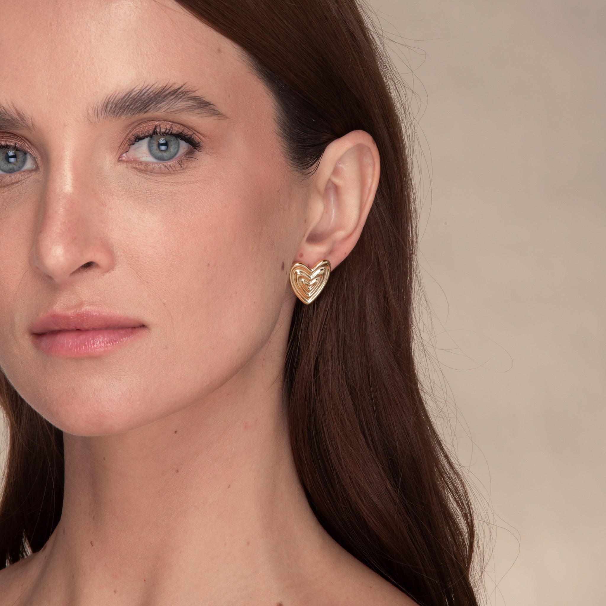 Thea Heart Stud Earrings - Camile & Stone