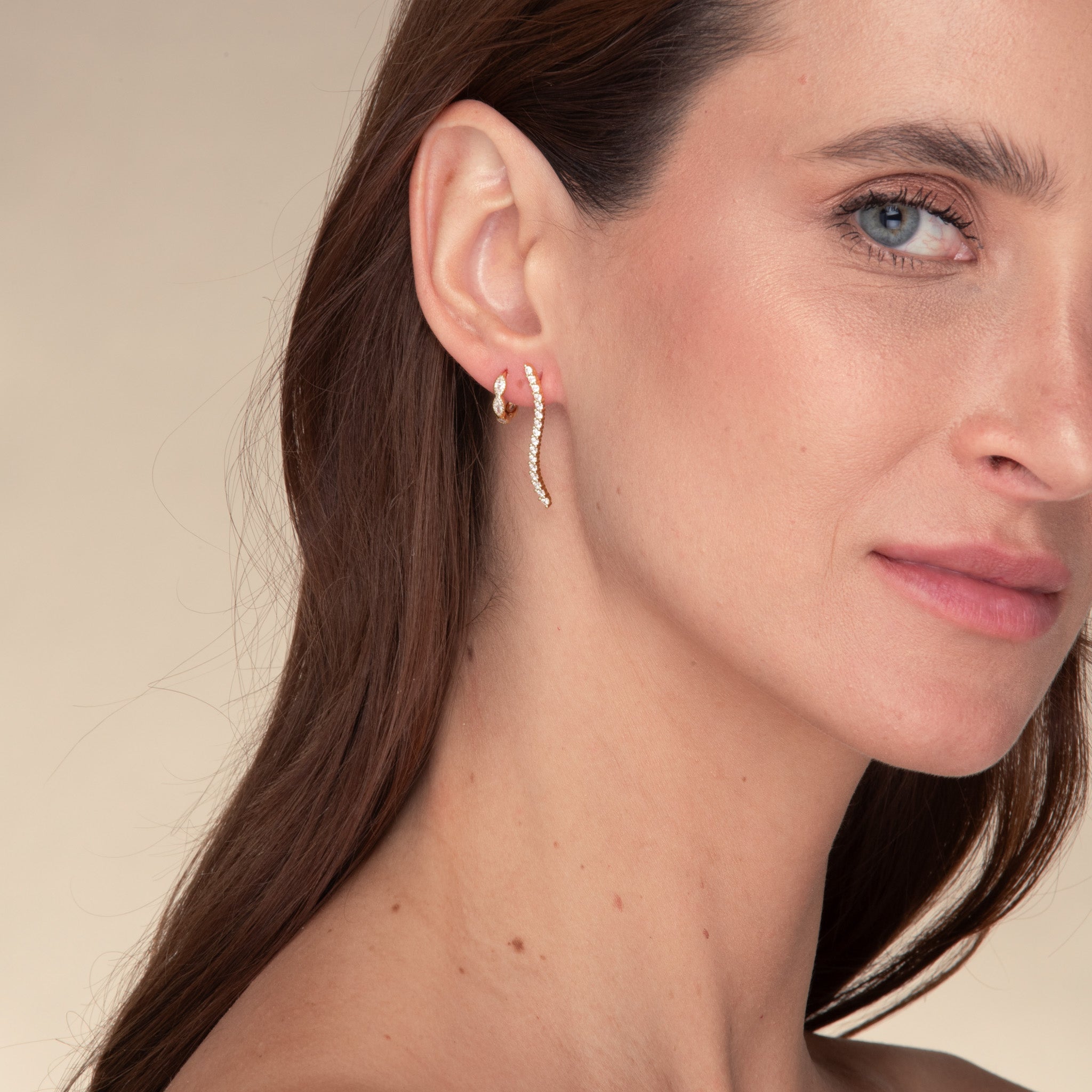 Wave Zirconia Stud Earrings - Camile & Stone