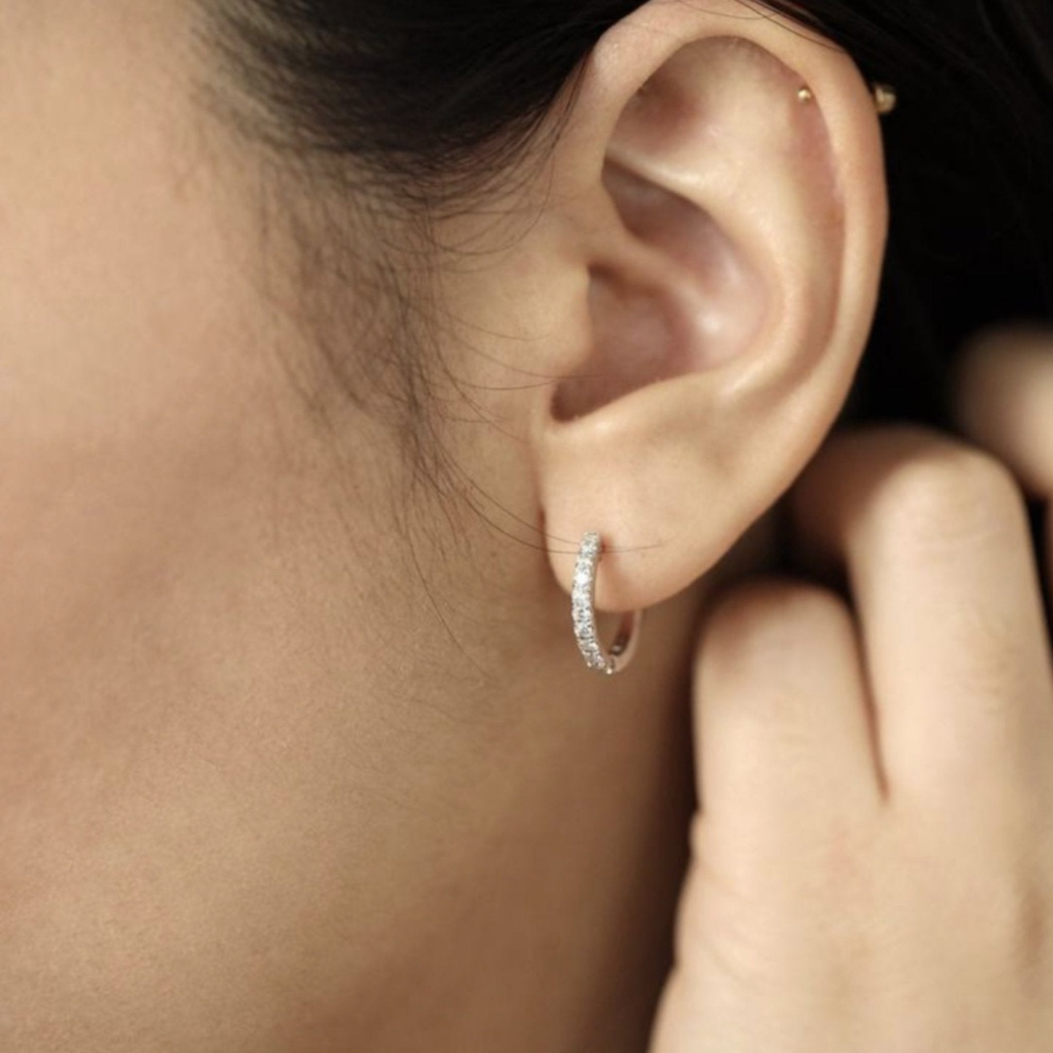 Basic Sapphire Huggie Hoop Earrings - Camile & Stone