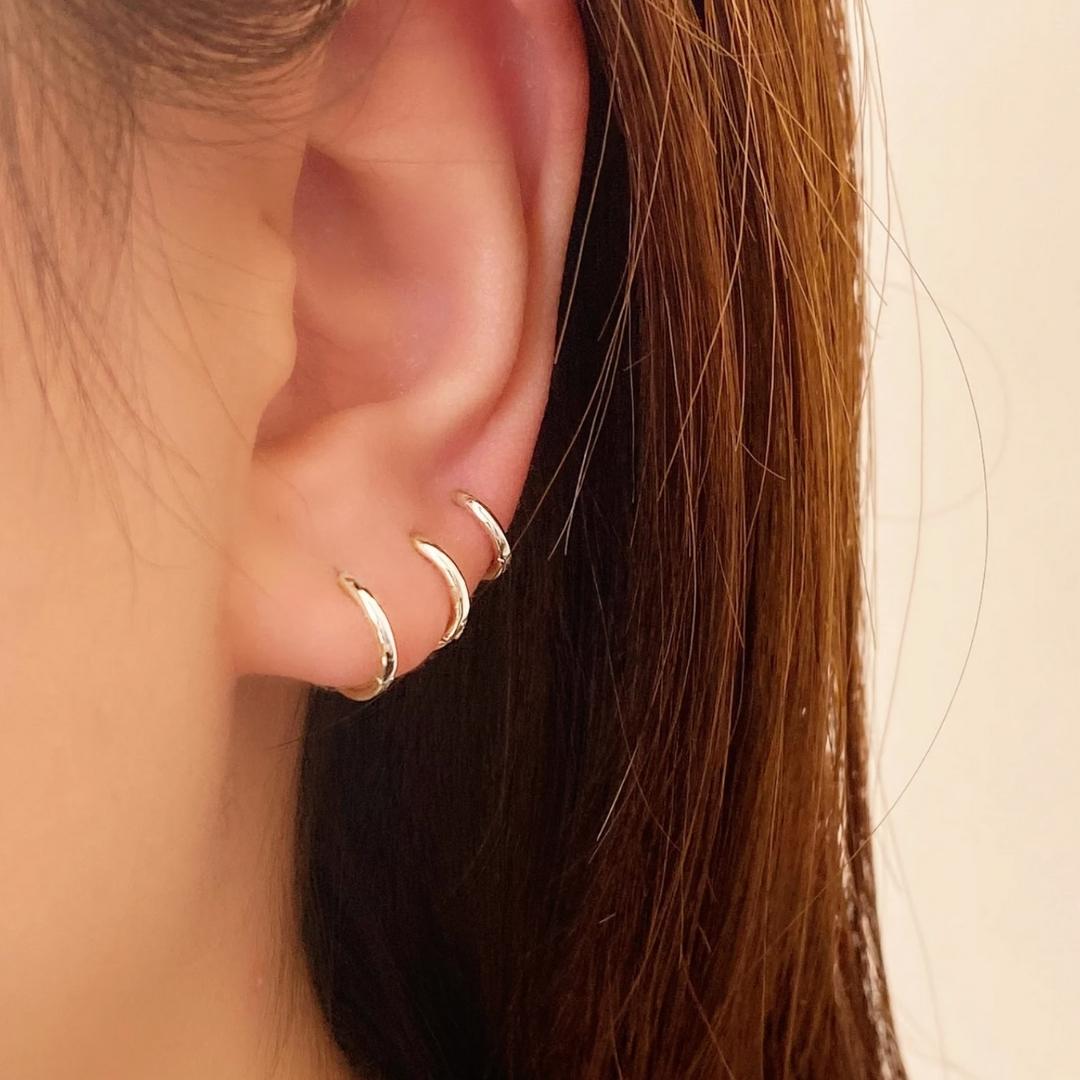 Classic Huggie Hoop Earrings - Camile & Stone
