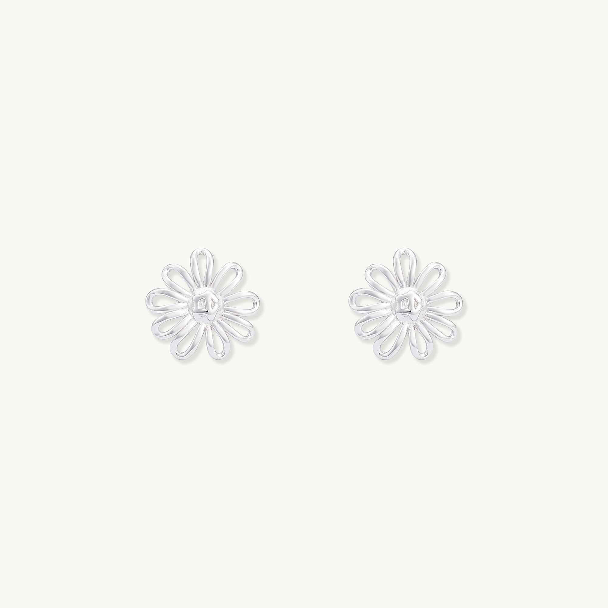 Daisy Flower Stud Earrings - Camile & Stone