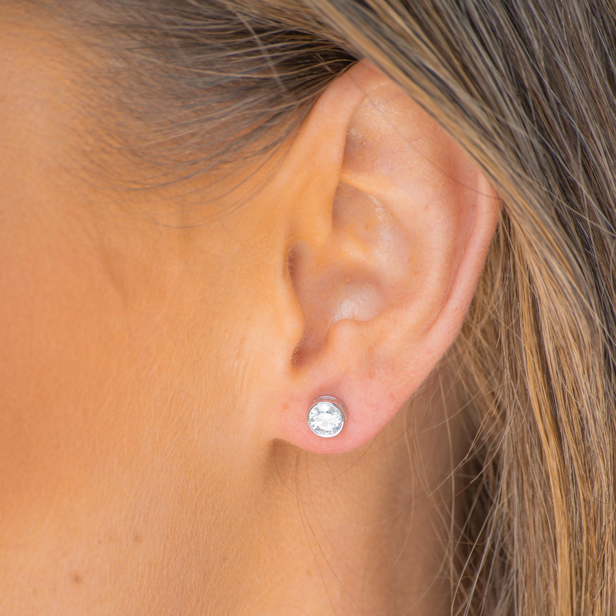 Round Moissanite Stud Earrings 0.5 Carat - Camile & Stone