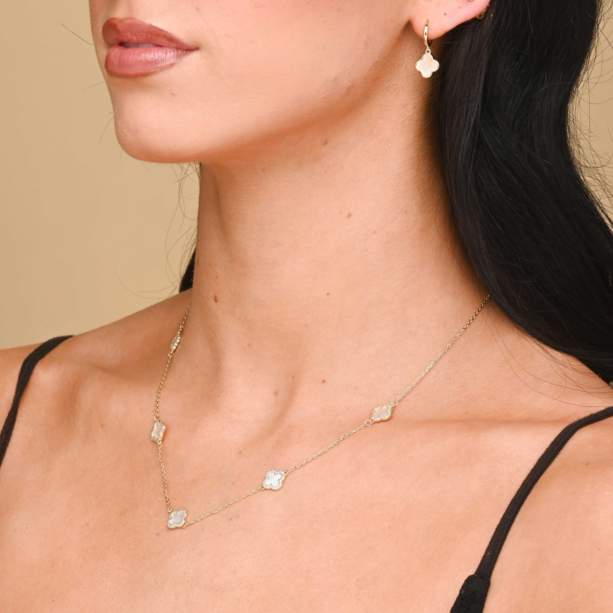 5 Clover Station MOP Sapphire Necklace - Camile & Stone