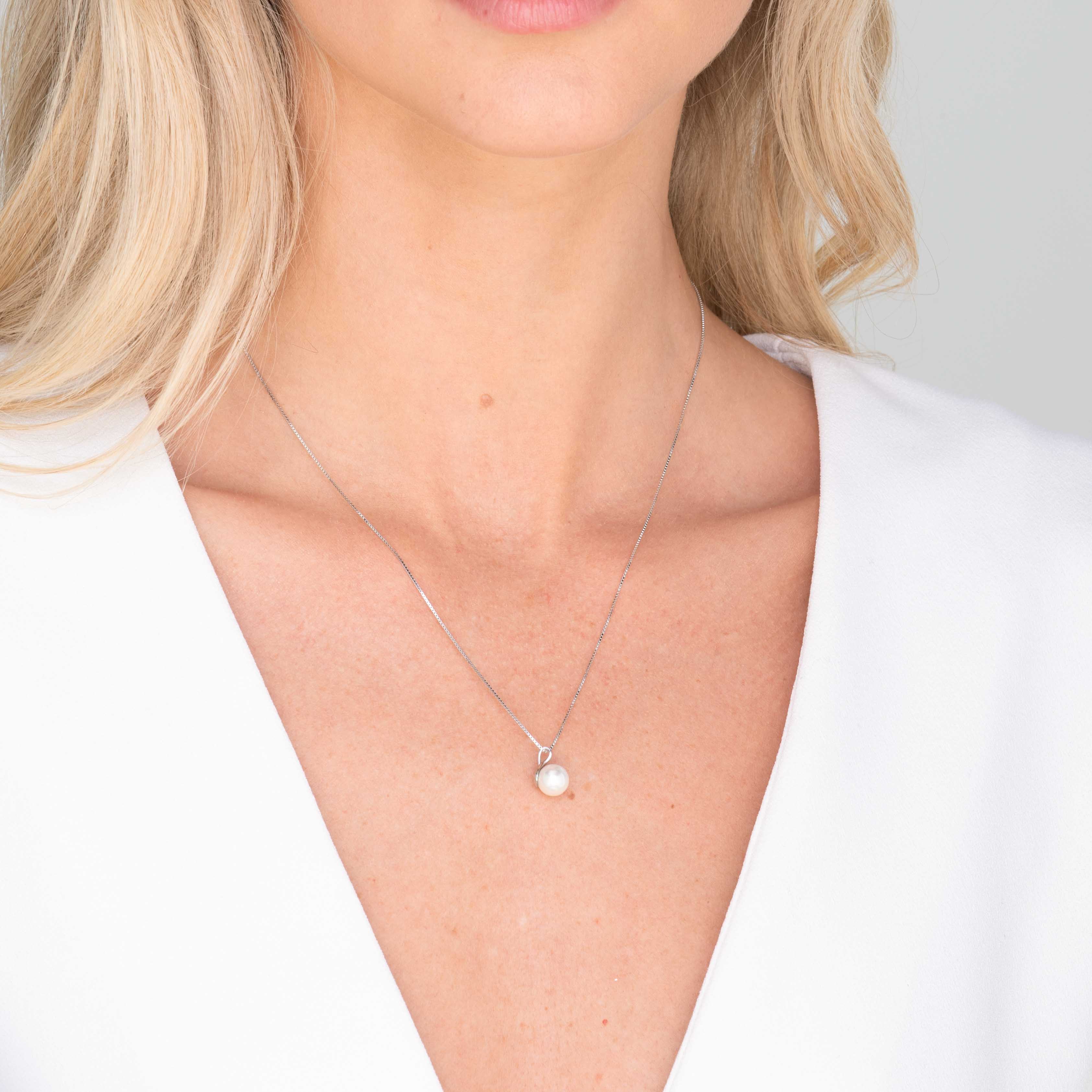 Classic Freshwater Pearl Drop Necklace