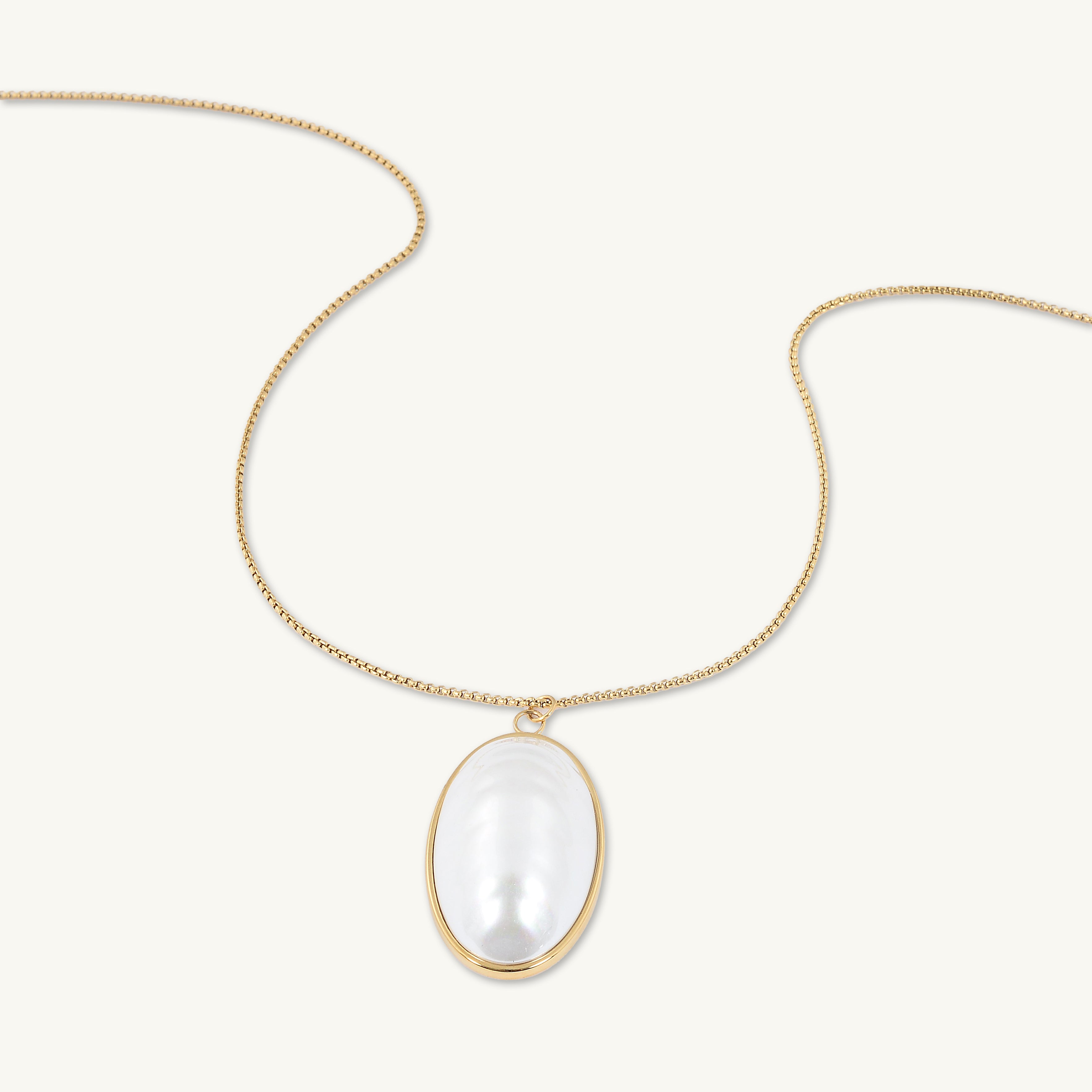 Hailey Statement Oval Pearl Necklace