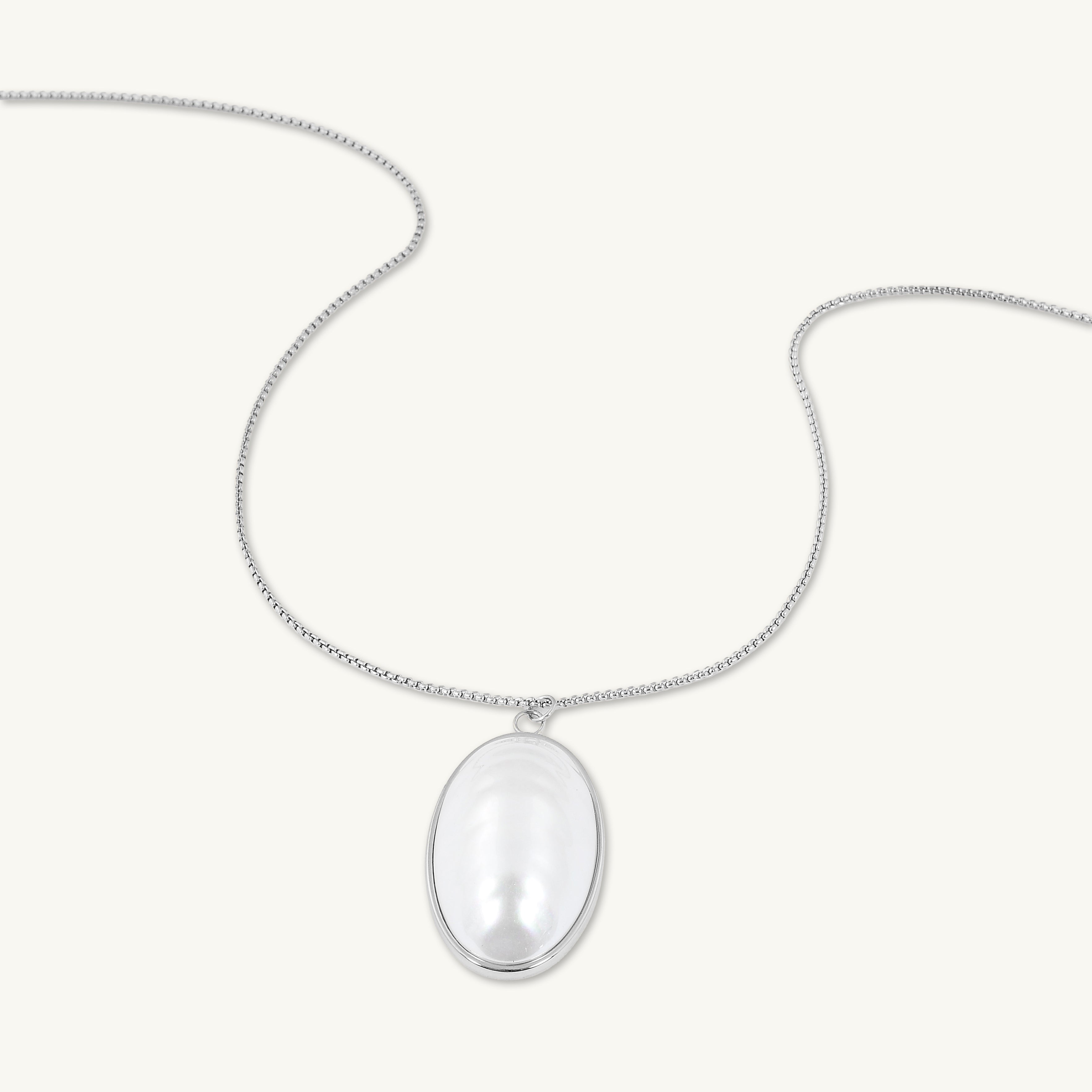 Hailey Statement Oval Pearl Necklace