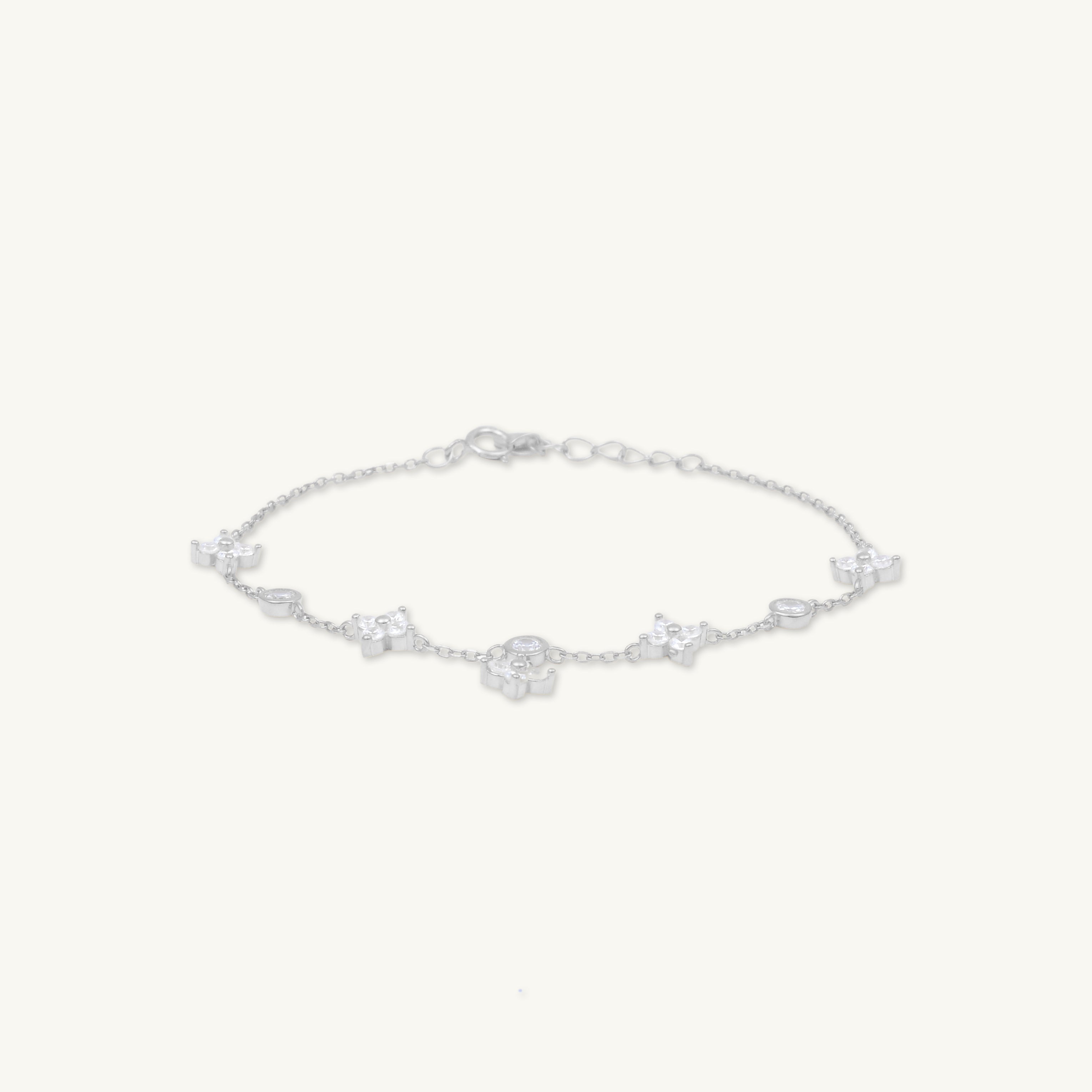 Clover Bezel Station Chain Bracelet