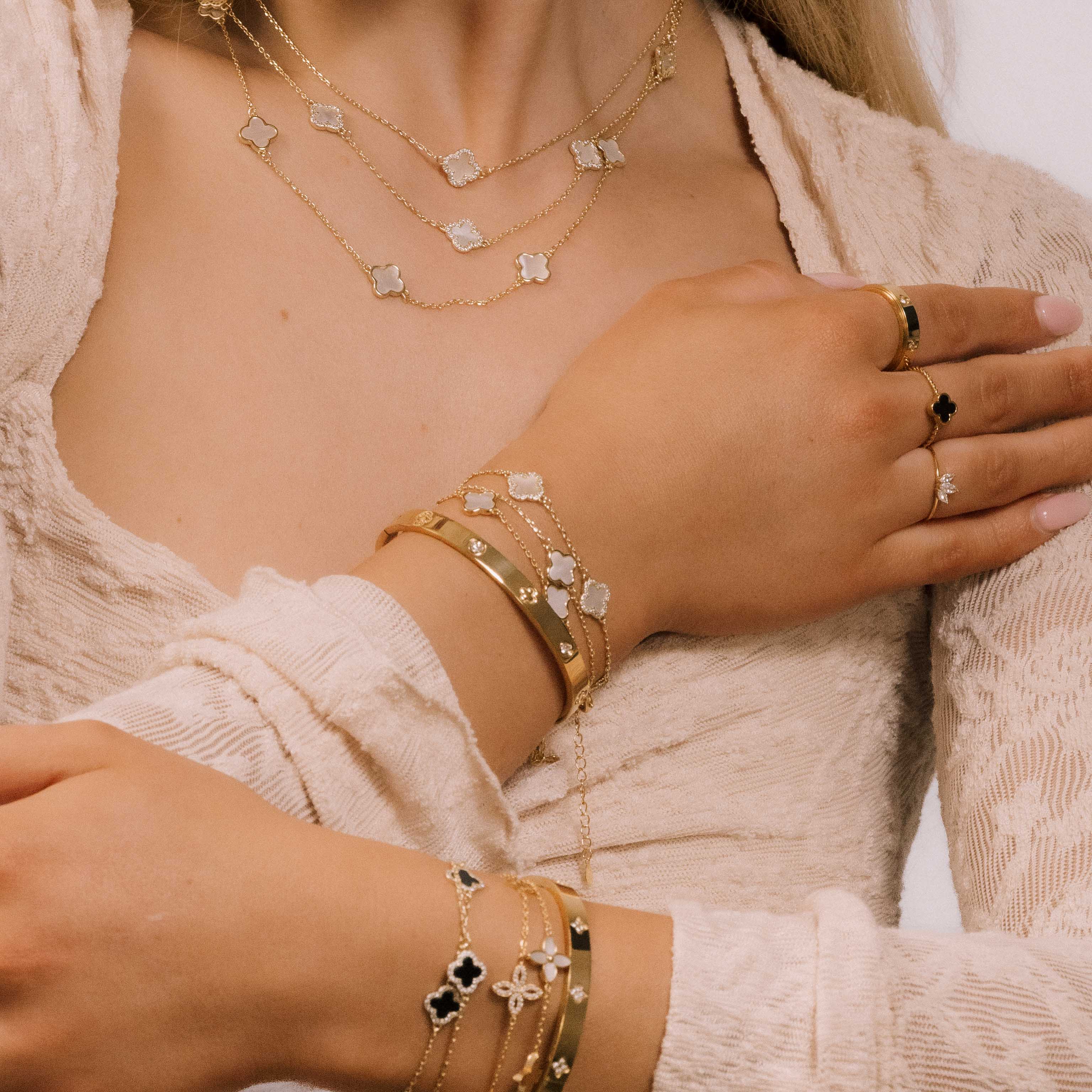Clover Station MOP Sapphire Bracelet