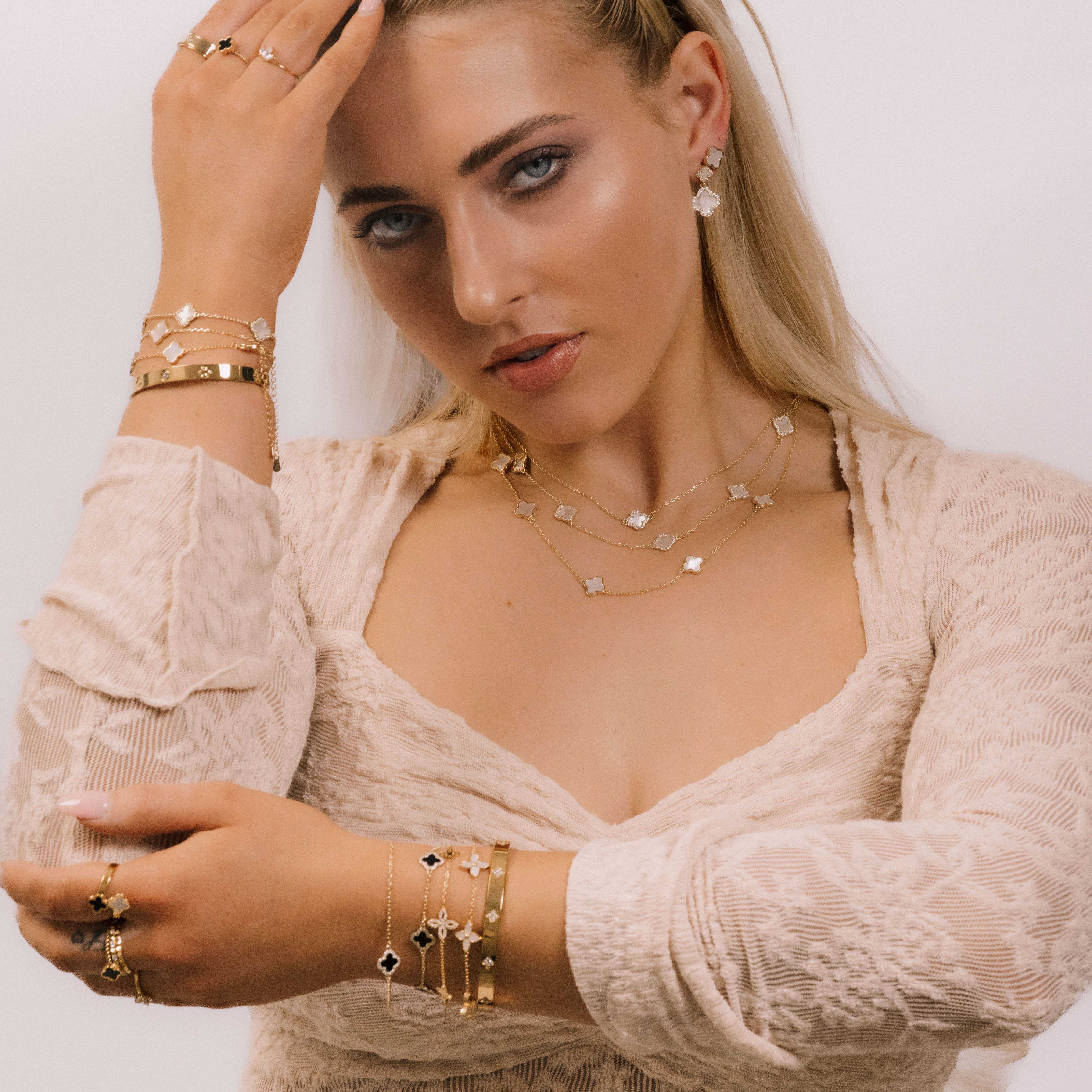 Clover Station MOP Sapphire Bracelet