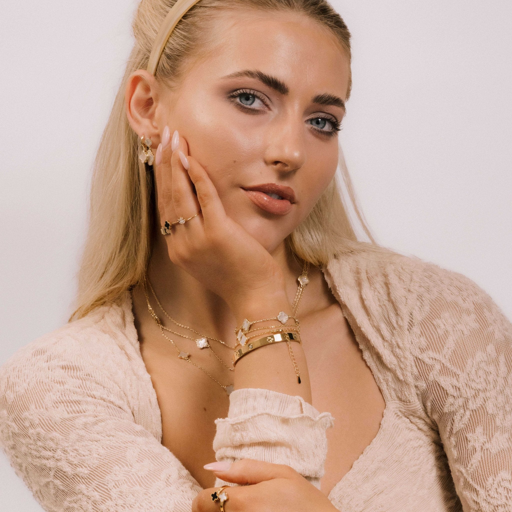 Clover Single MOP Bracelet - Camile & Stone