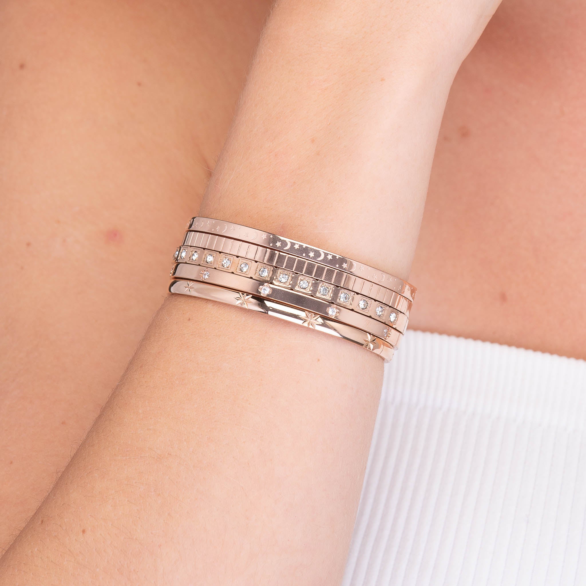 Slim Clover Zirconia Hinged Bangle Bracelet - Camile & Stone