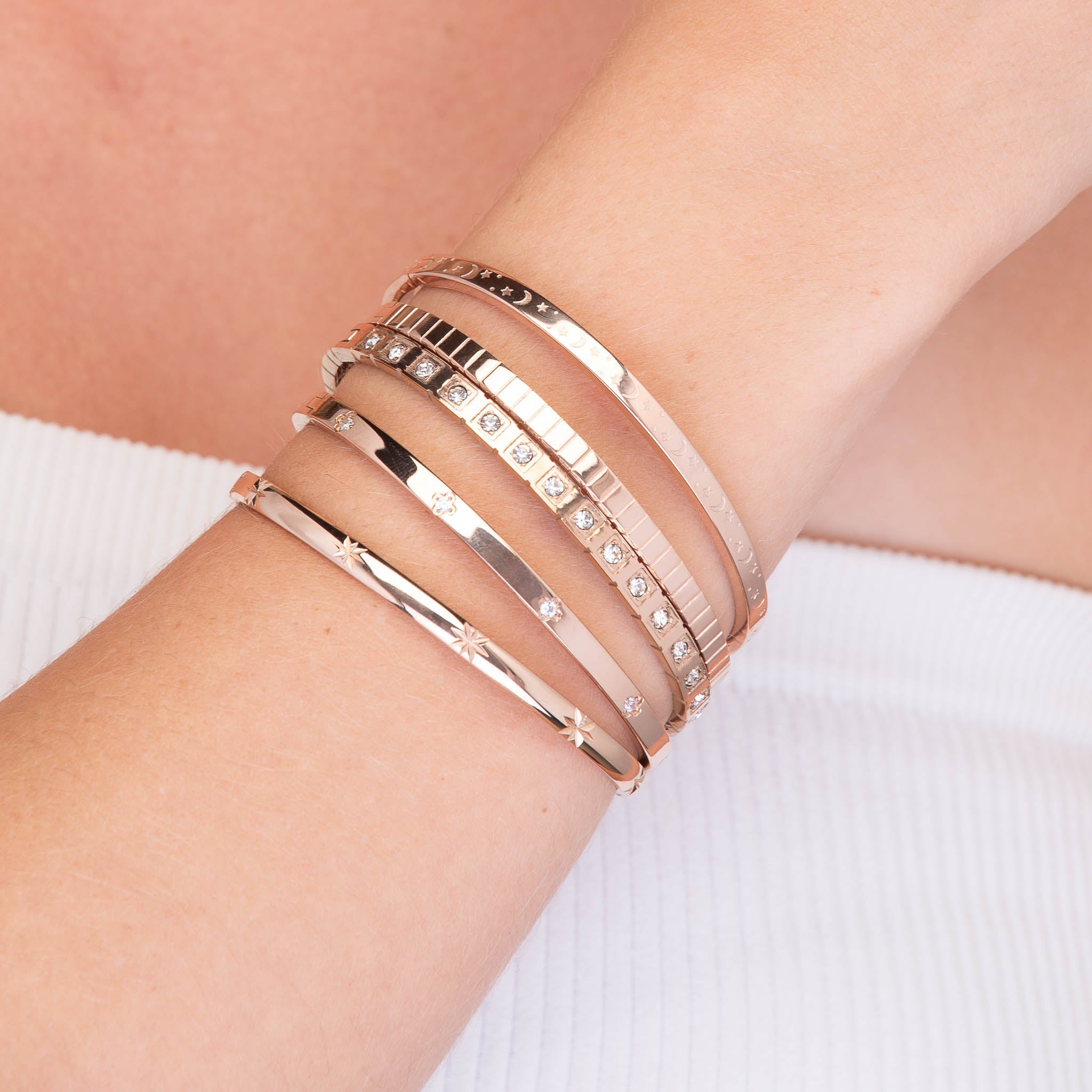Slim Clover Zirconia Hinged Bangle Bracelet - Camile & Stone