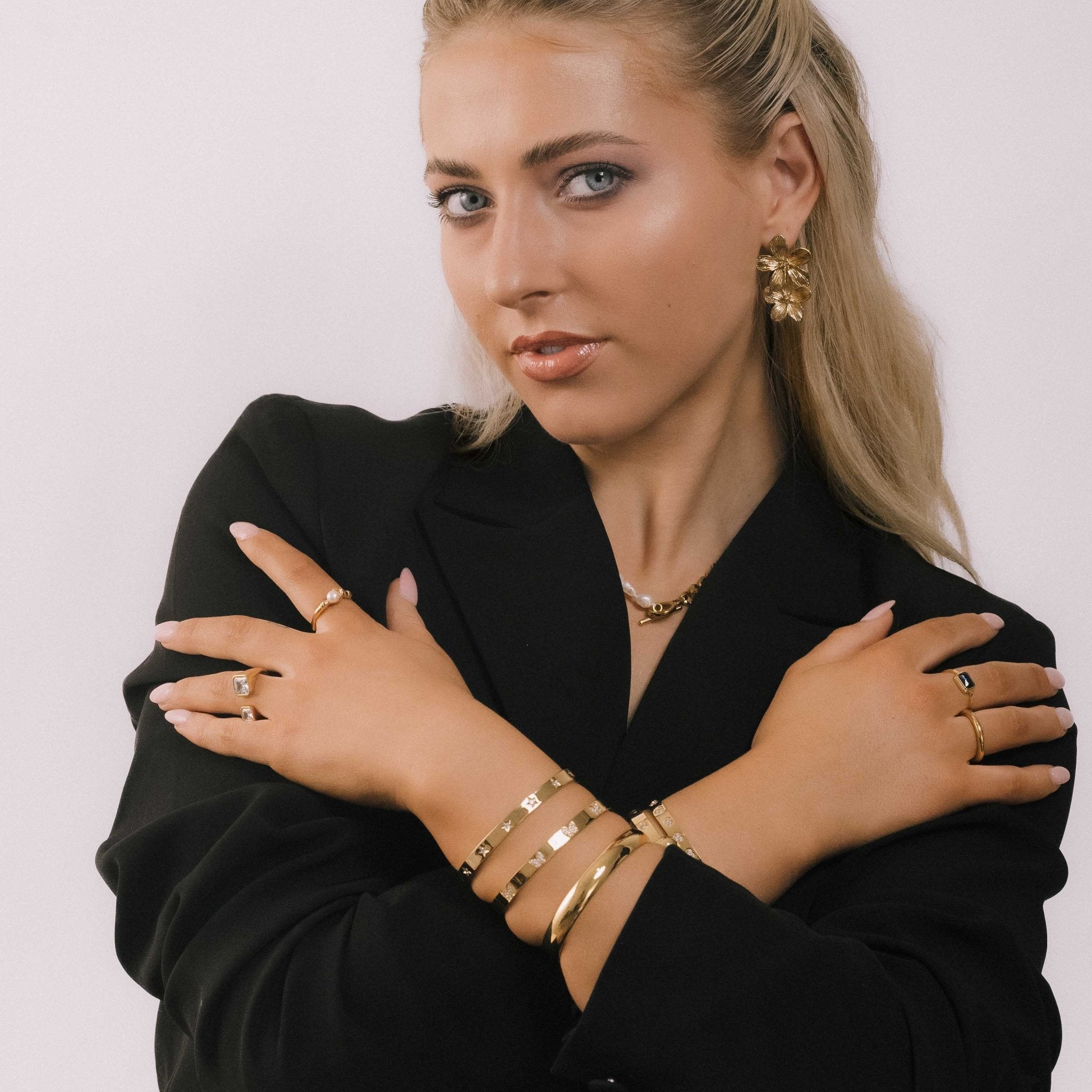 Star Sapphire Hinged Bangle Bracelet - Camile & Stone