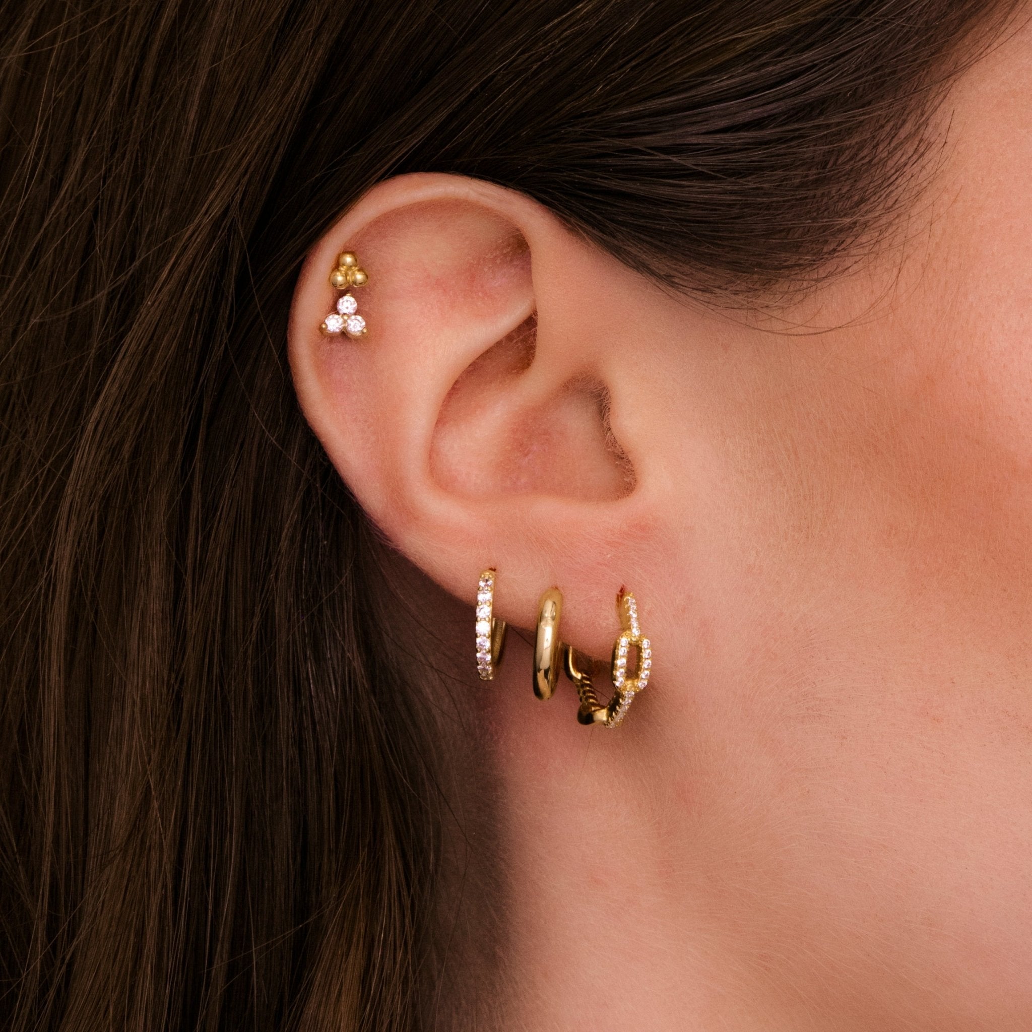 Cuban Link Sapphire Huggie Hoop Earrings - Camile & Stone